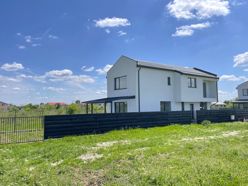 Domnesti 4 dormitoare/ toate utilitatile 400m curte P+1