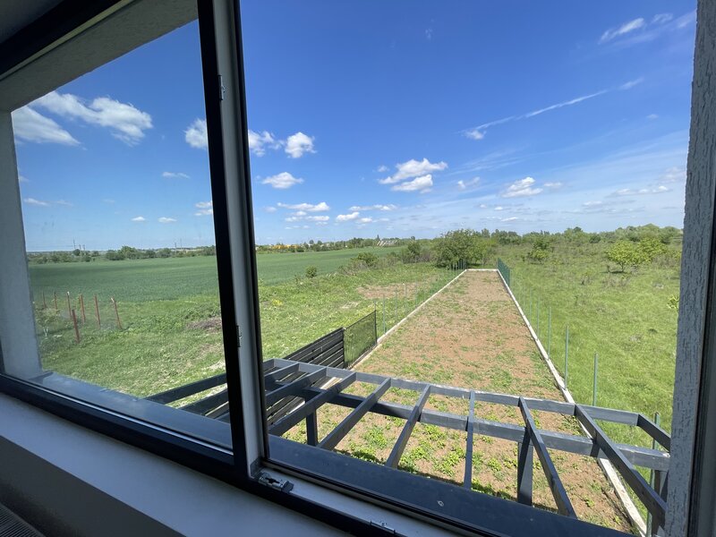 Domnesti 4 dormitoare/ toate utilitatile 400m curte P+1