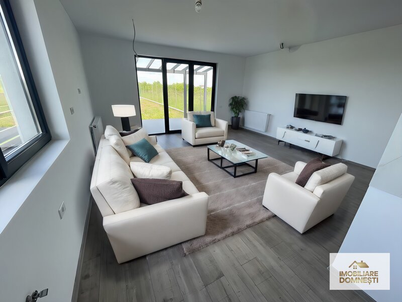 Domnesti 4 dormitoare/ toate utilitatile 400m curte P+1