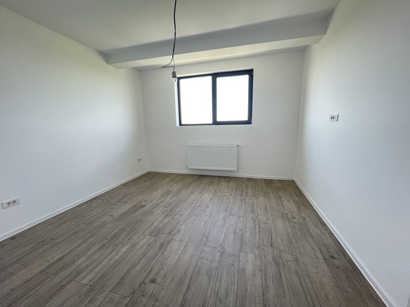 Domnesti 4 dormitoare/ toate utilitatile 400m curte P+1